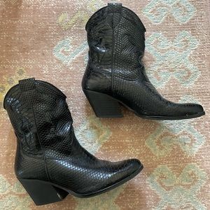 Leather snakeskin cowboy boots